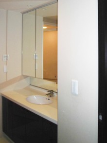 摩天楼と癒しの浴室で豊かな時間を